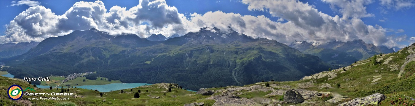 20 Dall'altopiano vista sui laghi e verso le Retiche.jpg